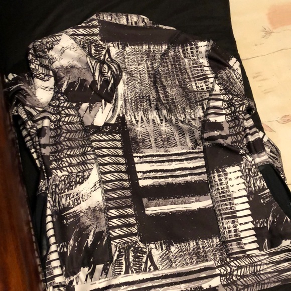 Zip up sweater size S - Picture 7 of 7